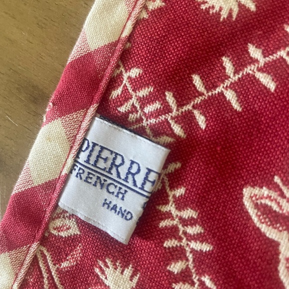 Pierre Deux Red Floral Cotton French Country Table Runner 72x14 - Picture 4 of 6